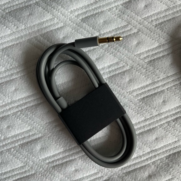 Beats Studio pro headphones 🎧 - Picture 9 of 11